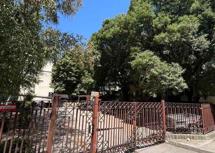 דירה 2 Bedrooms, 2 Wc, Free Parking, Center Location, Sunny Bijou Flat וארנה