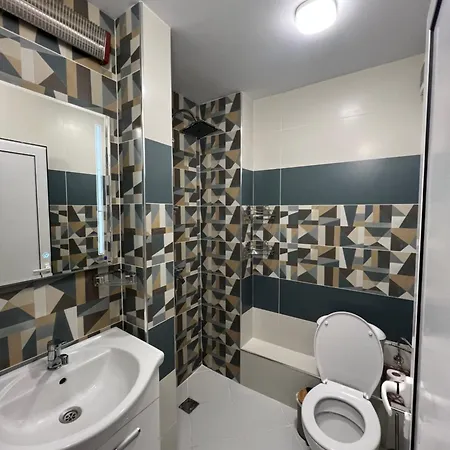 Διαμέρισμα 2 Bedrooms, 2 Wc, Free Parking, Center Location, Sunny Bijou Flat *