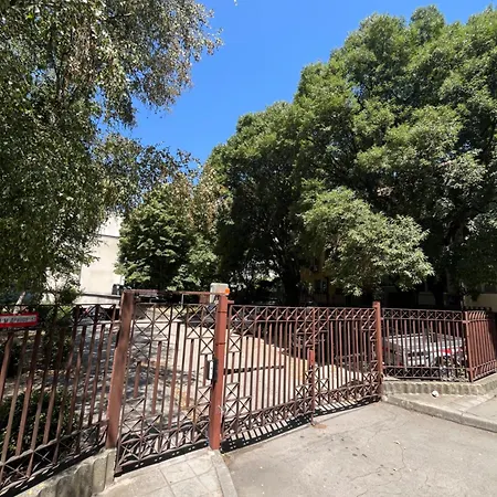 דירה 2 Bedrooms, 2 Wc, Free Parking, Center Location, Sunny Bijou Flat וארנה